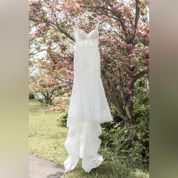 Essence of australia wedding dress D3393 in Ivory size 12 - Picture 2 of 5